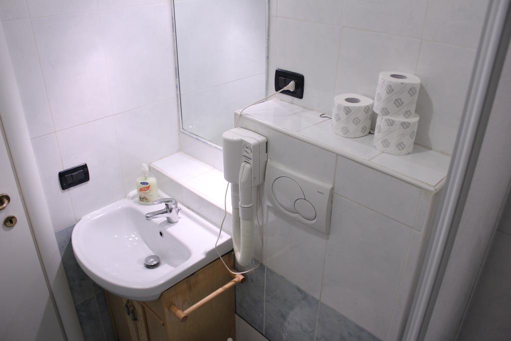 Aparthotel Tourist House Roma Pokój zdjęcie